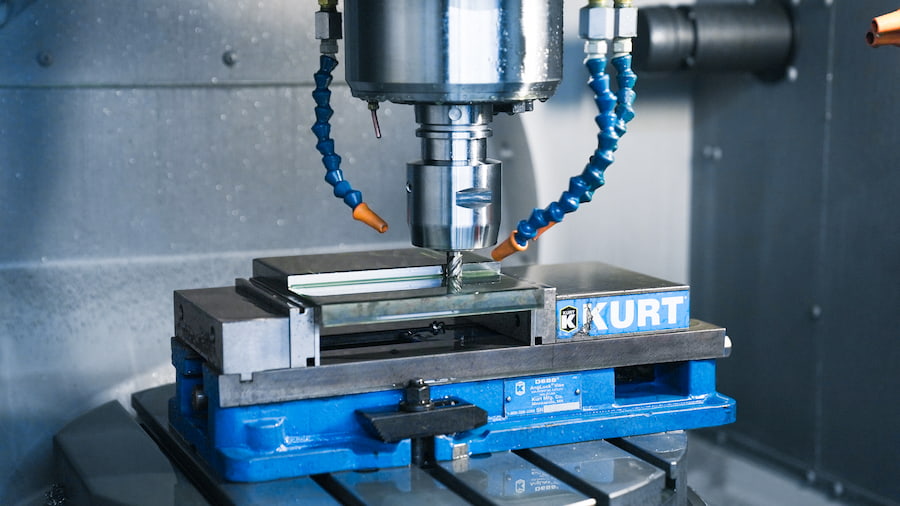 Side milling test on Inconel 718 to compare the performance of tools made with Hyperion carbide substrates to those made with competing high-performance carbide grades.